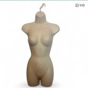 Female Mannequin Torso‎